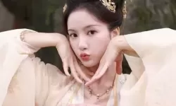 元浅秦深凌薇小说:错位年华里的三角情深